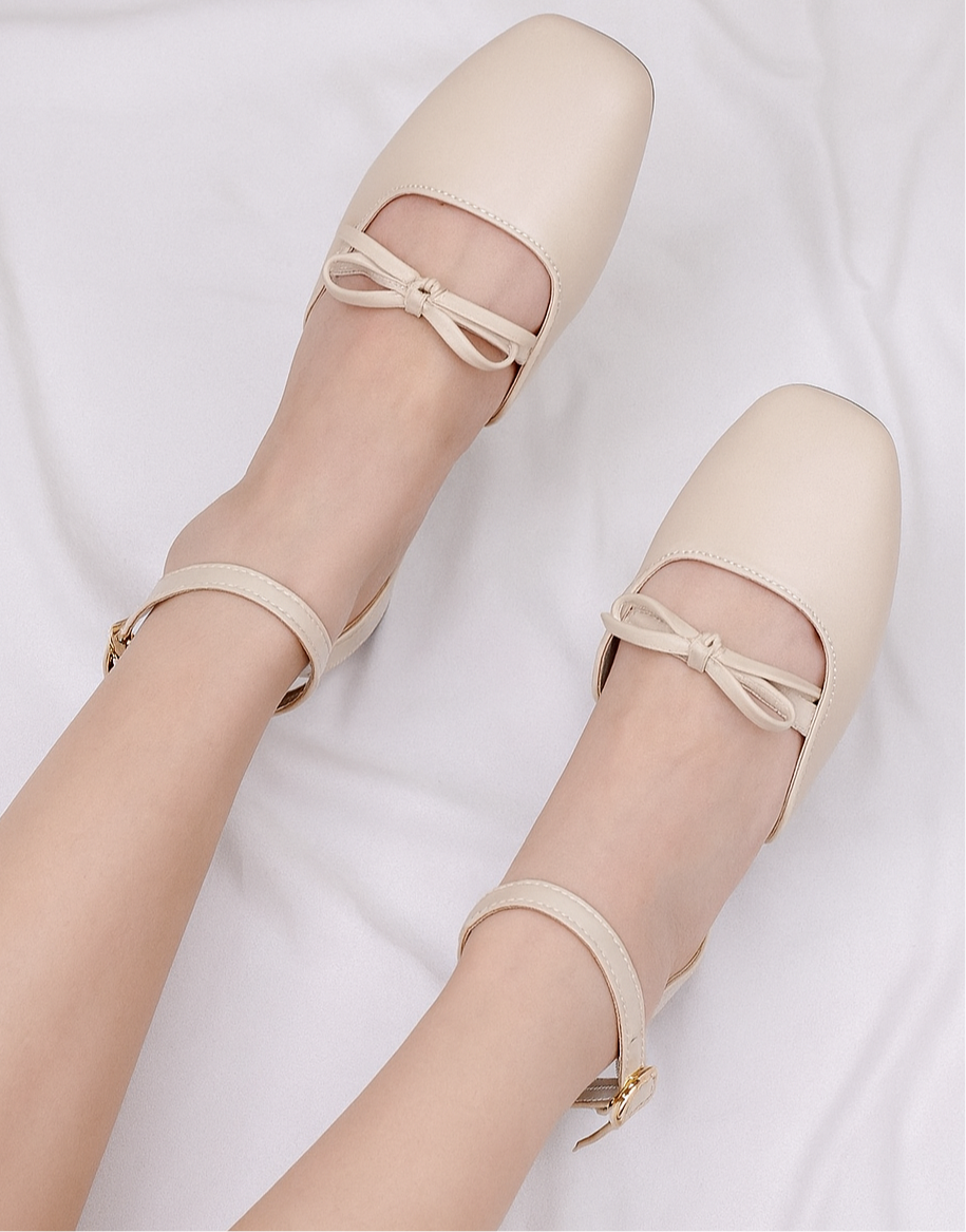 Daphne Flats In Vanilla – Handmade Brown Flats for Women | Wide-Foot & Bunion Friendly with Easy Hook Buckle